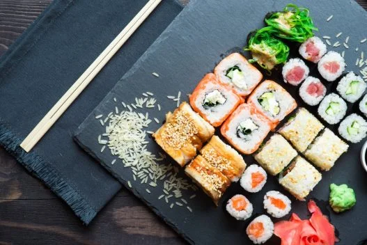 Lær at lave sushi på et sushikursus
